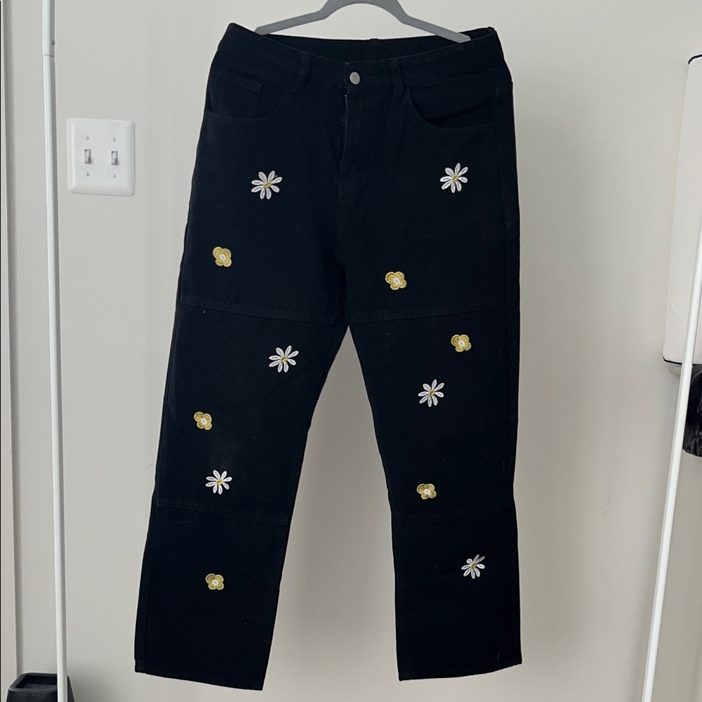 Black Floral Embroidered Women's Jeans